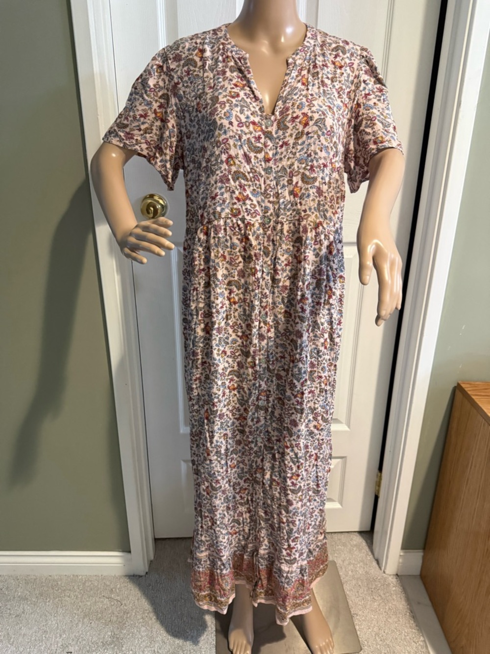 Floral V-Neck Maxi Dress in Cream and Pink